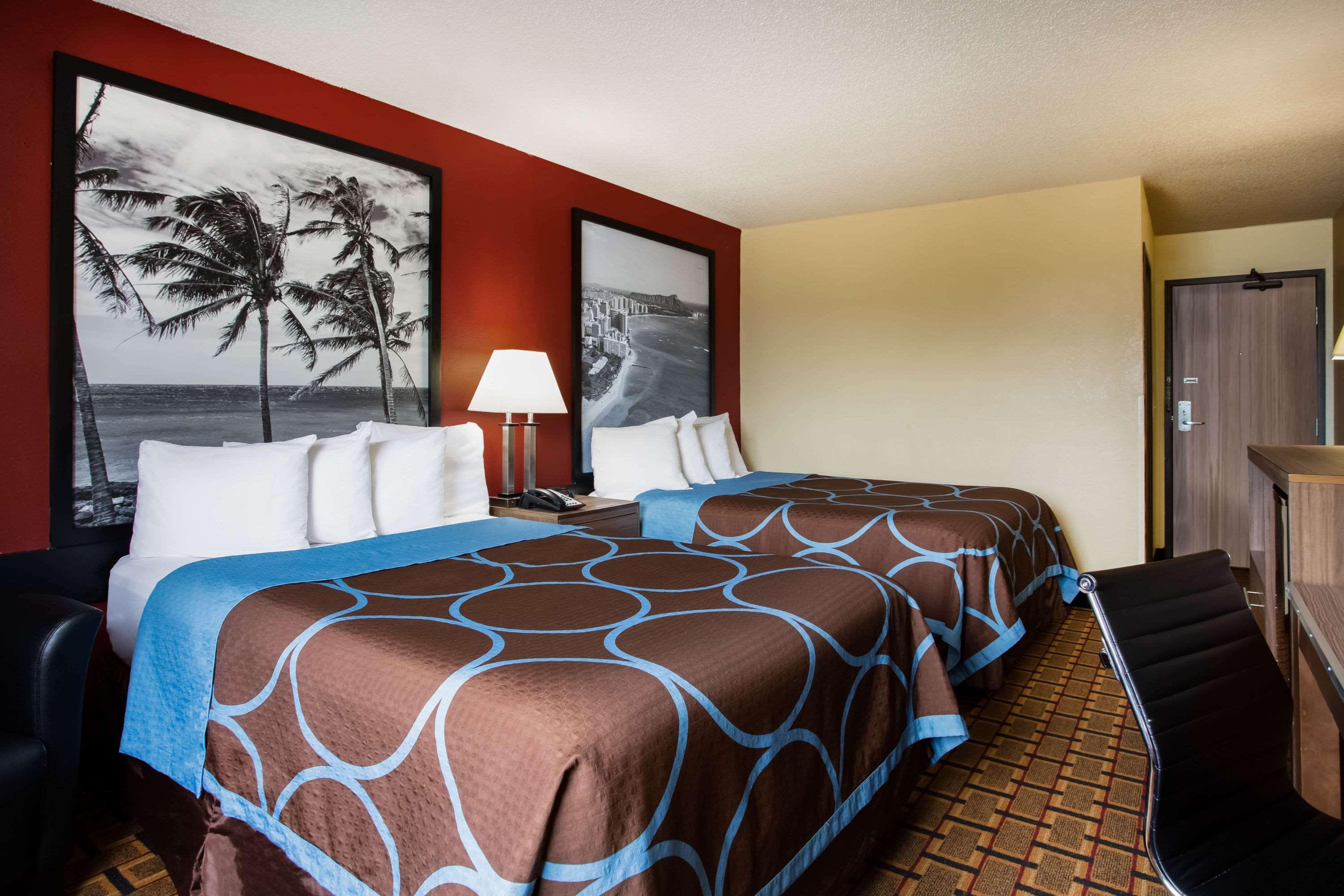 Super 8 By Wyndham Chester/Richmond Area Экстерьер фото